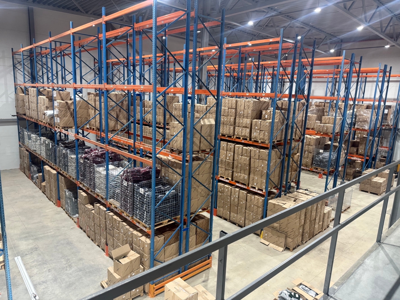 Фото склада TWOBOX